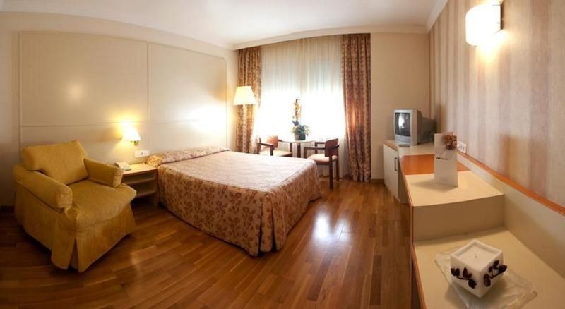 Hotel Urpi Sabadell Exterior foto