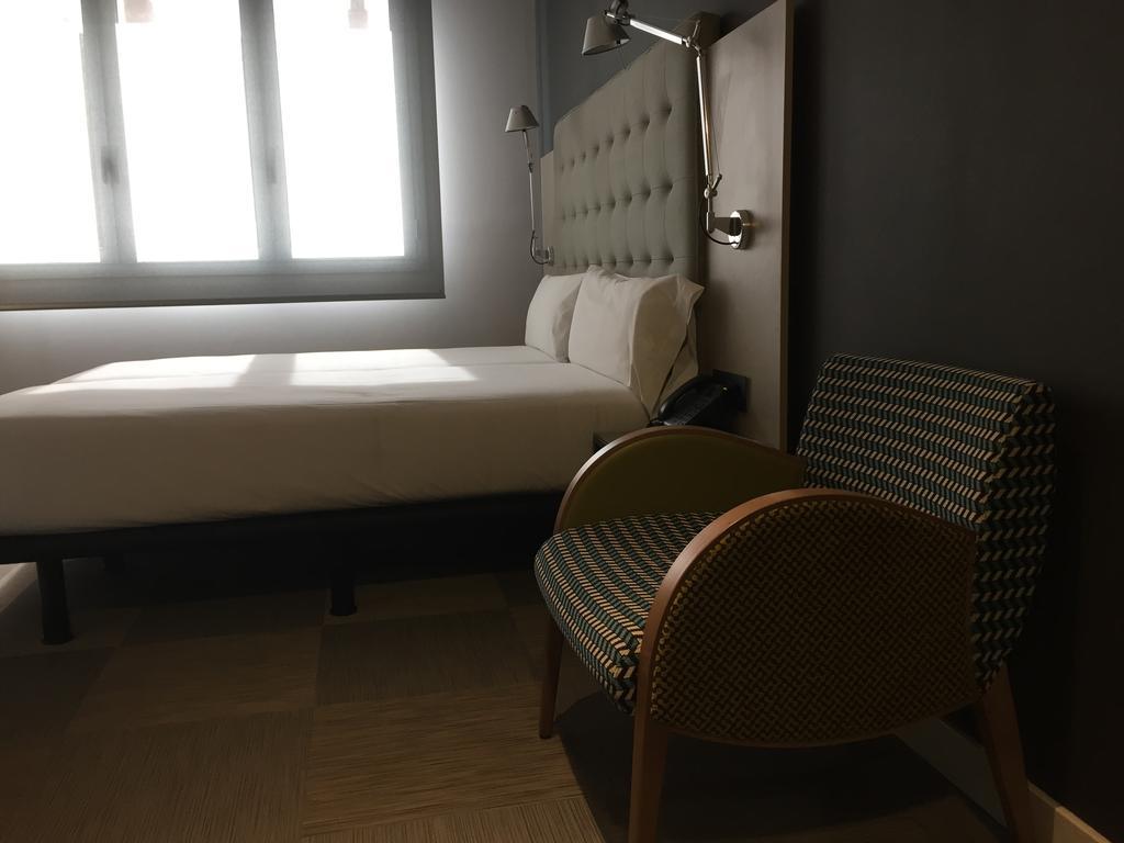 Hotel Urpi Sabadell Exterior foto