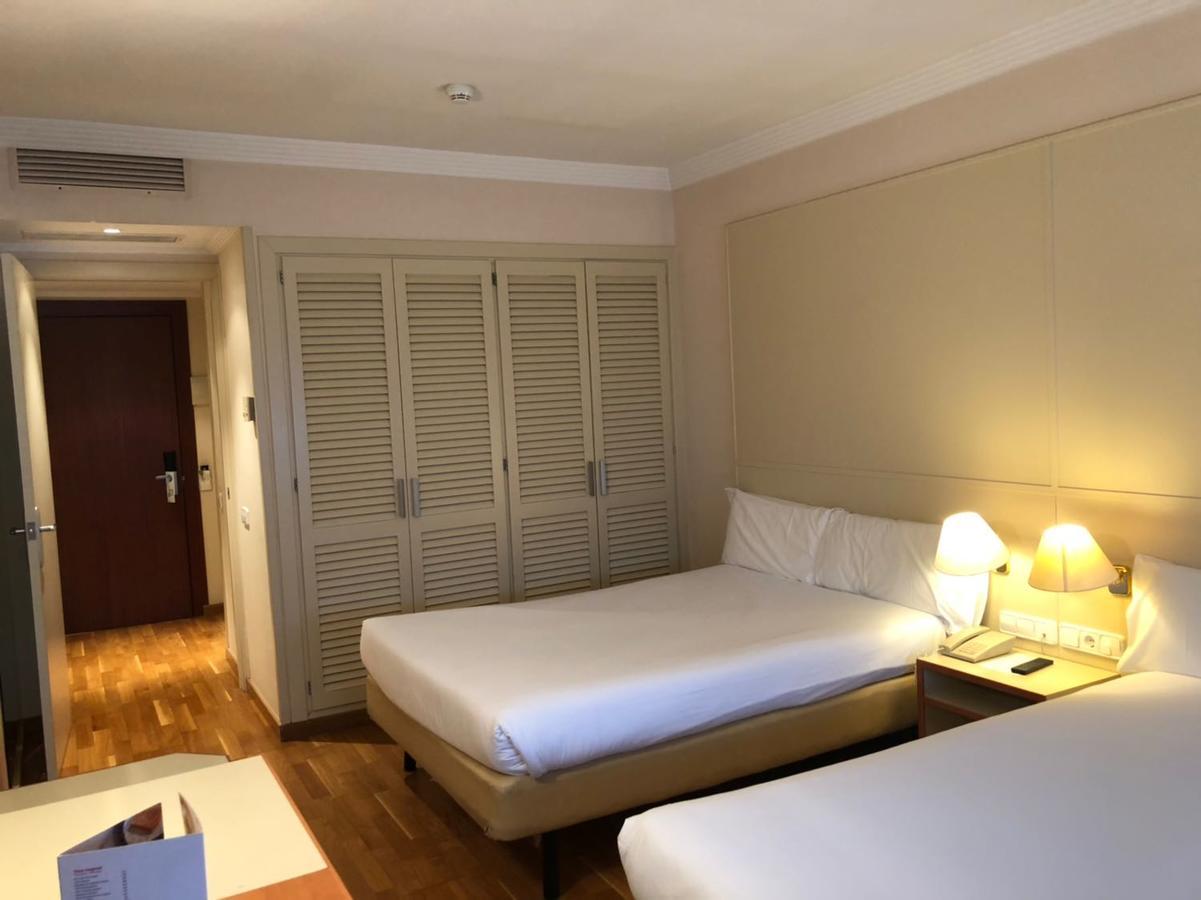 Hotel Urpi Sabadell Exterior foto