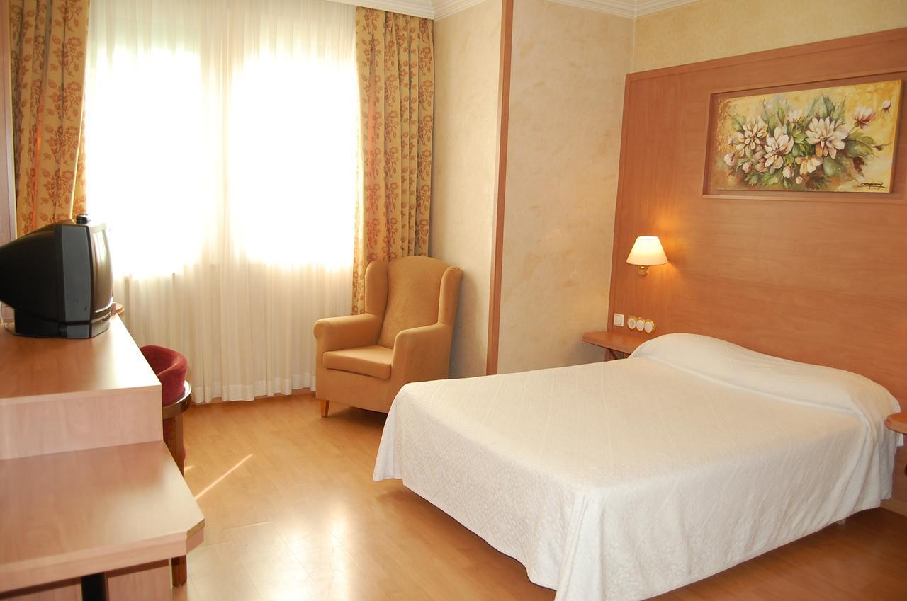 Hotel Urpi Sabadell Exterior foto