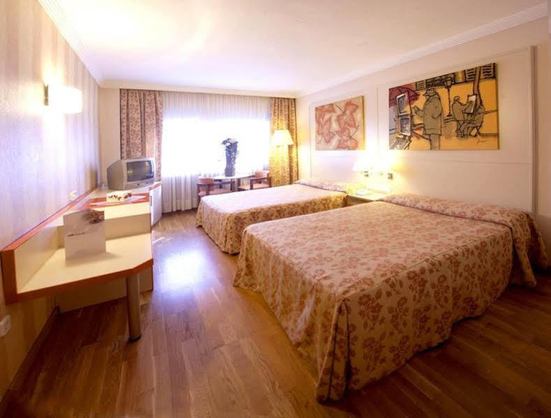Hotel Urpi Sabadell Exterior foto